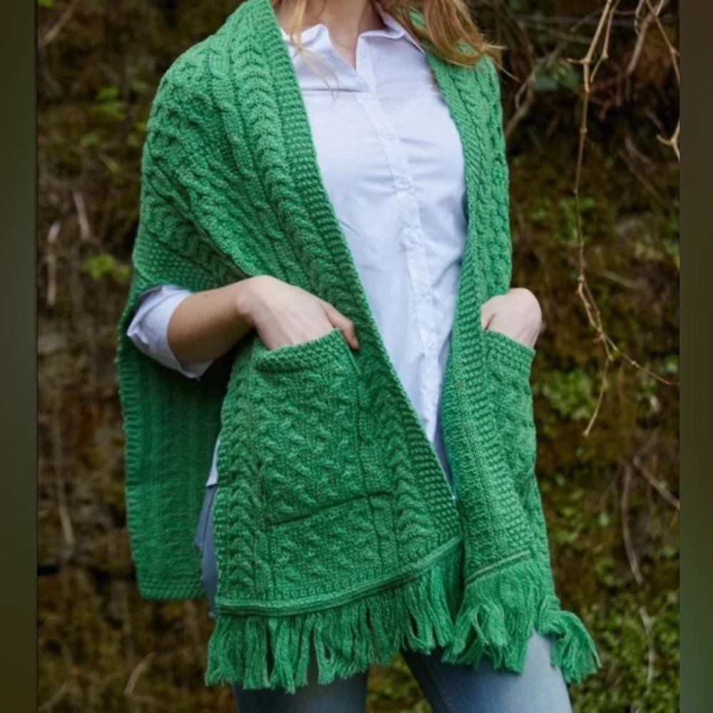 NWT Aran Crafts Green Marl Merino Wool Cable Knit Pocket Shawl Ireland One Size